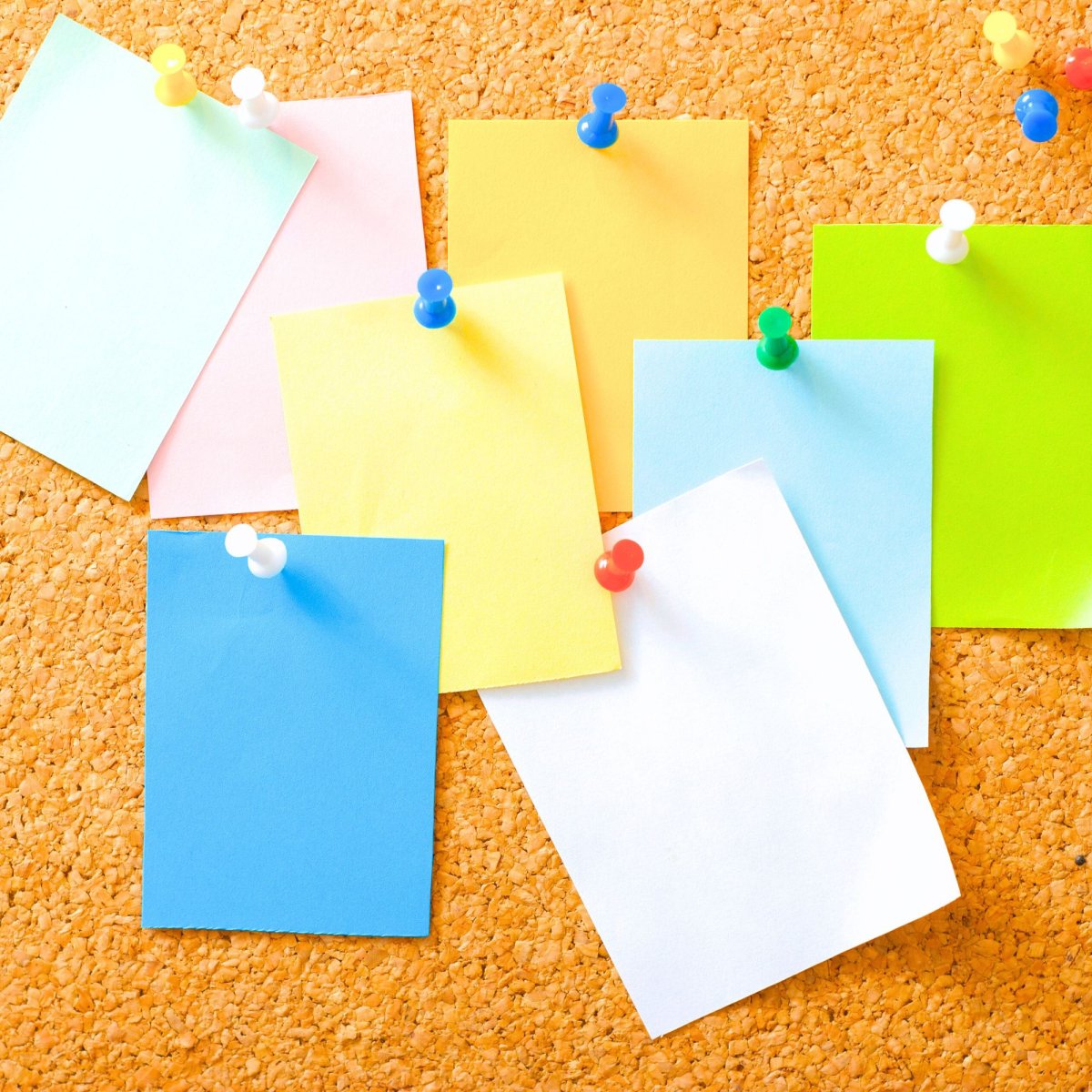 Ensemble de post-it représentant la gestion administrative externe par Only One Office